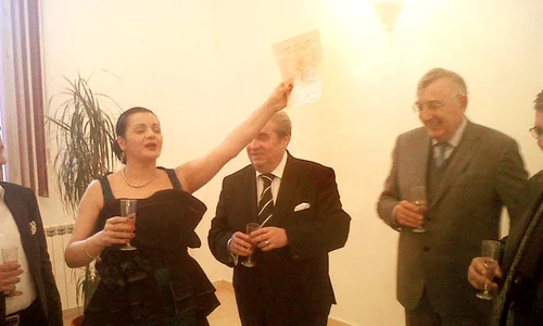 Pentru cununie,  au antamat 12  perechi de naşi (FOTOGRAFII: MIHAI IONESCU) jpeg