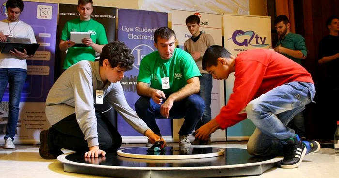 Elevii botosaneni de la palatul copiilor au obtinut premii importante la un concurs universitar de robotica FOTO