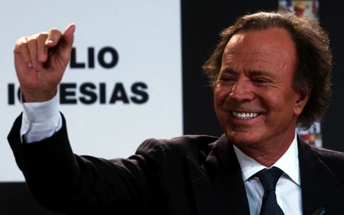 
    Julio Iglesias  foto: Click!  
