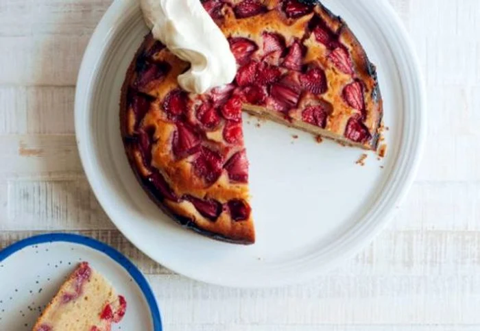 
    Prajitura cu capsuni care te va cuceri indata!clickpoftabuna.ro  