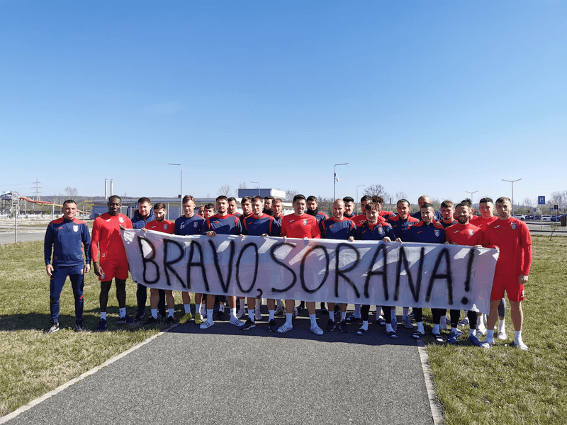 Susținere de acasă pentru Sorana Cârstea. Fotbaliștii Chindiei îi fac galerie pentru turneul din Miami: „Bravo, Sorana!“