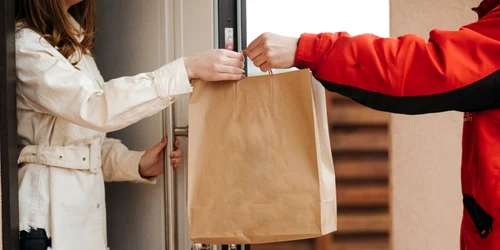 Livrator, foto Shutterstock jpg