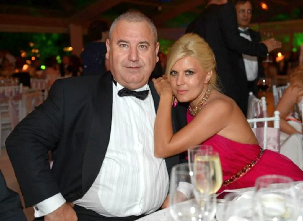 
    Elena Udrea: „Împreună cu minunatul meu soţ” (Foto: Facebook)  
