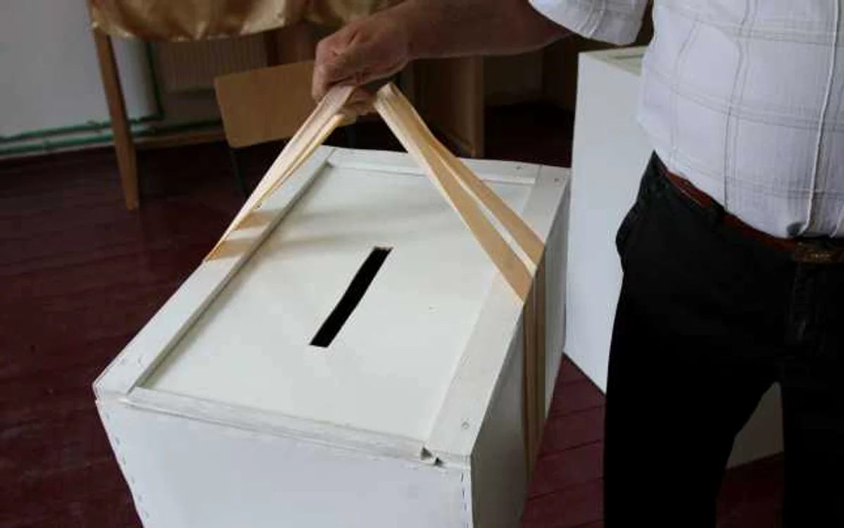 Urna mobilă poate fi solicitată de persoanele care nu se pot deplasa la secțiile de votare