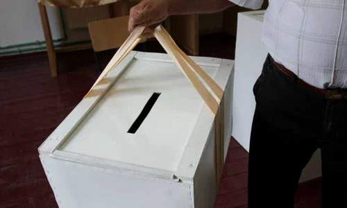 Urna mobilă poate fi solicitată de persoanele care nu se pot deplasa la secțiile de votare jpeg