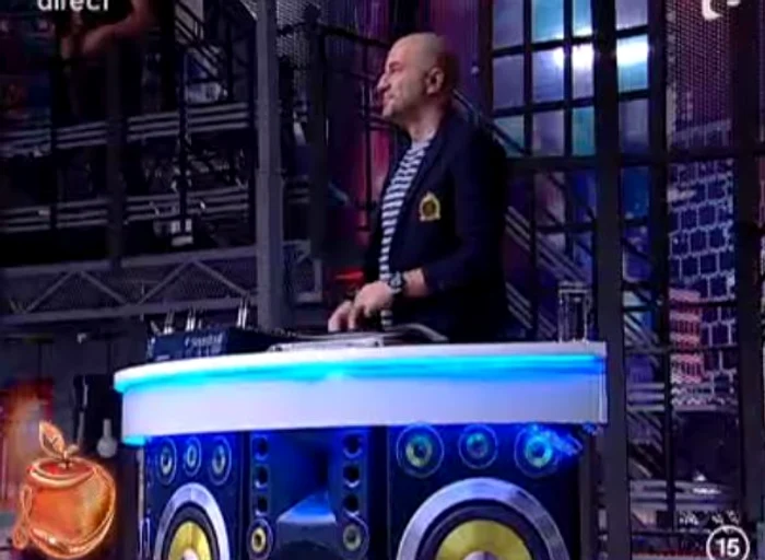 Dan Capatos a fost DJ pentru câteva minute. (Captură Antena 1)