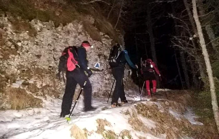 
    Salvamontiștii spun că șansele de a fi găsit în viață sunt mici Foto: Salvamont Bucegi  