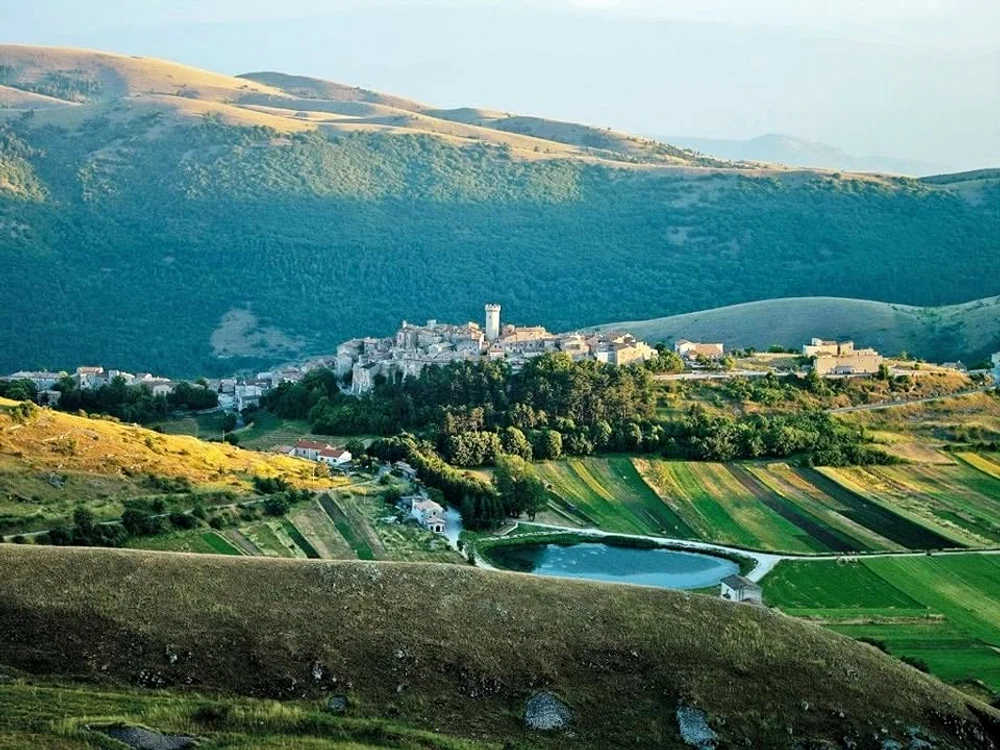 Santo Stefano di Sessanio se află în regiunea Abruzzo