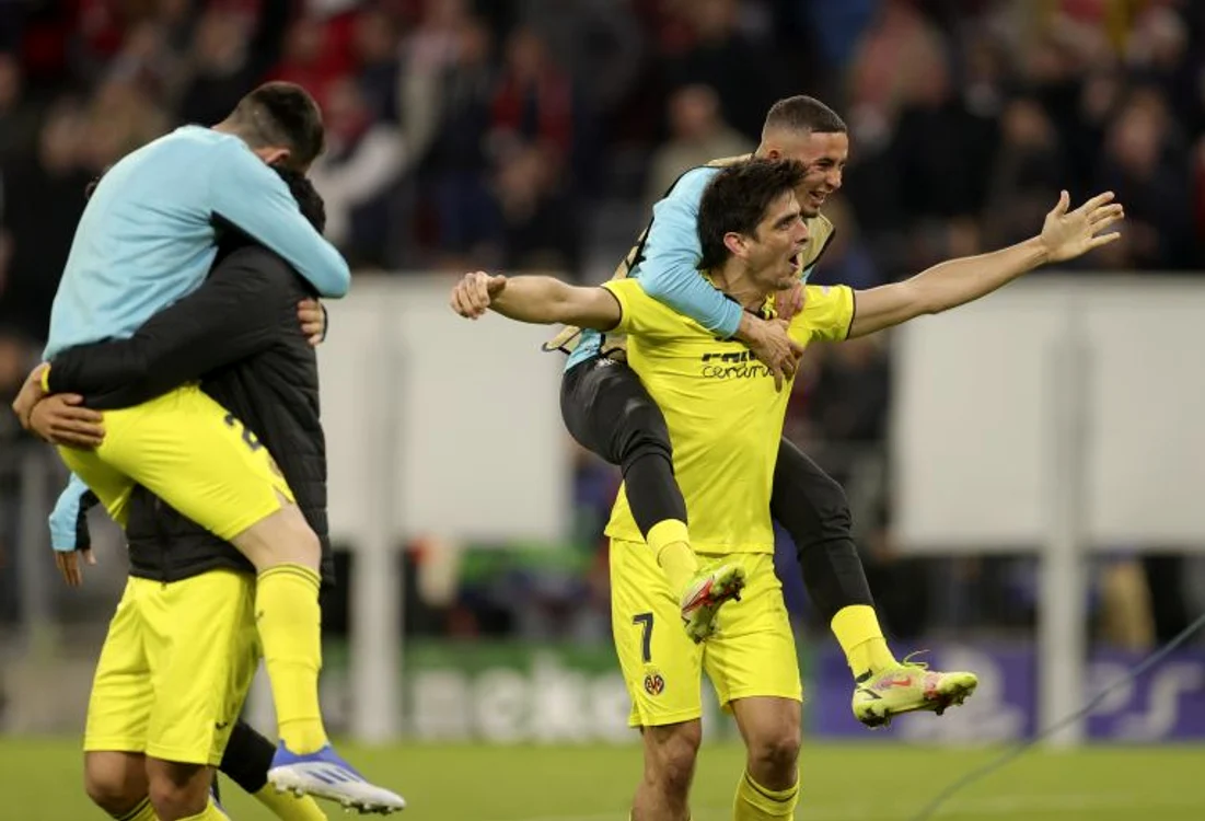 Bucuria jucătorilor de la Villarreal după calificarea în semifinalele Ligii Campionilor (FOTO: EPA)