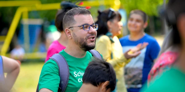 Voluntari pentru copii din centrele de plasament  (1) JPG