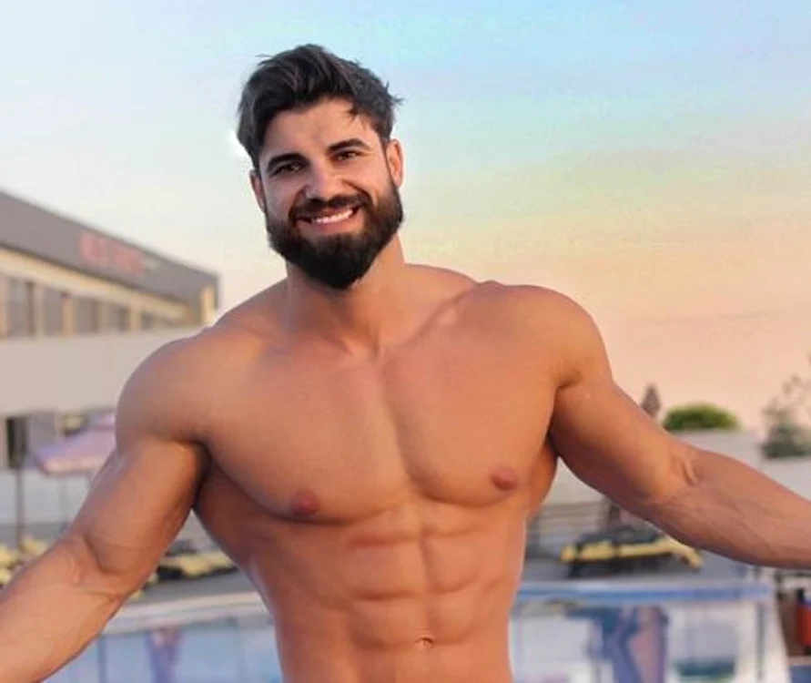 
    Andi Constantin  