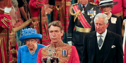 Regina Elisabeta si printul Charles