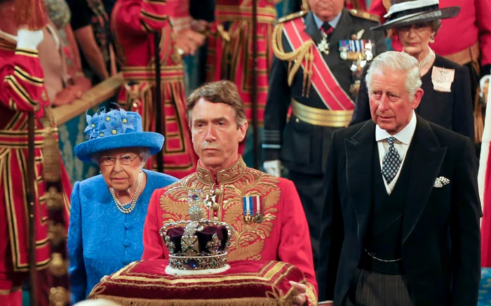 Regina Elisabeta și Charles, noul rege al Marii Britanii