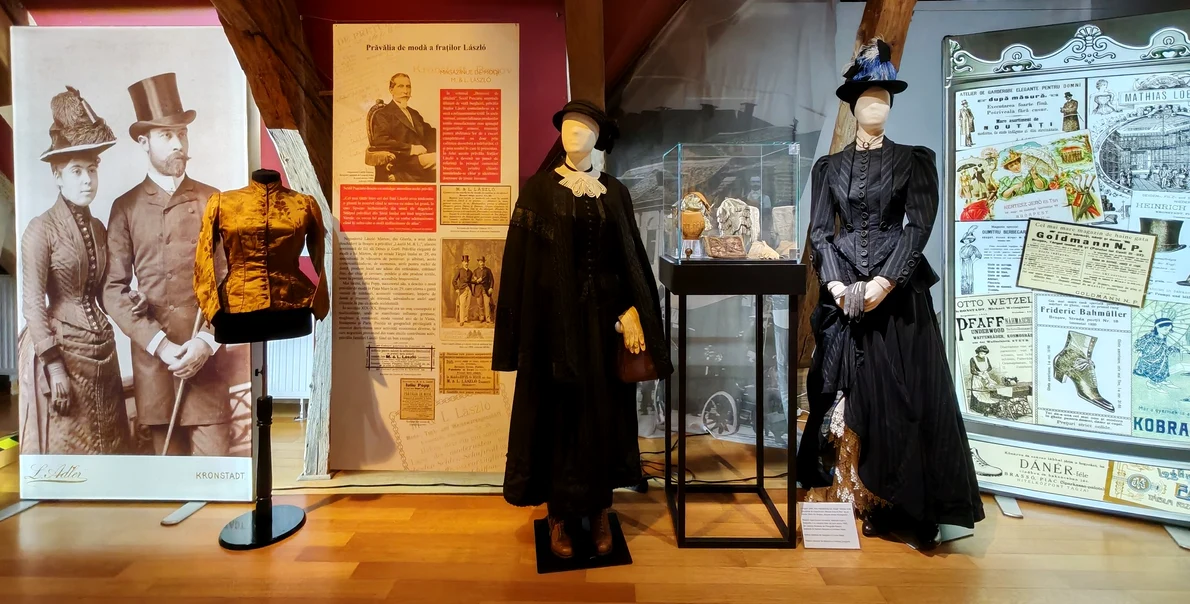 Expoziția temporară „Haina îl face pe om – Incursiune în codul vestimentar de odinioară” (foto: Facebook /  Muzeul de Etnografie Brașov)