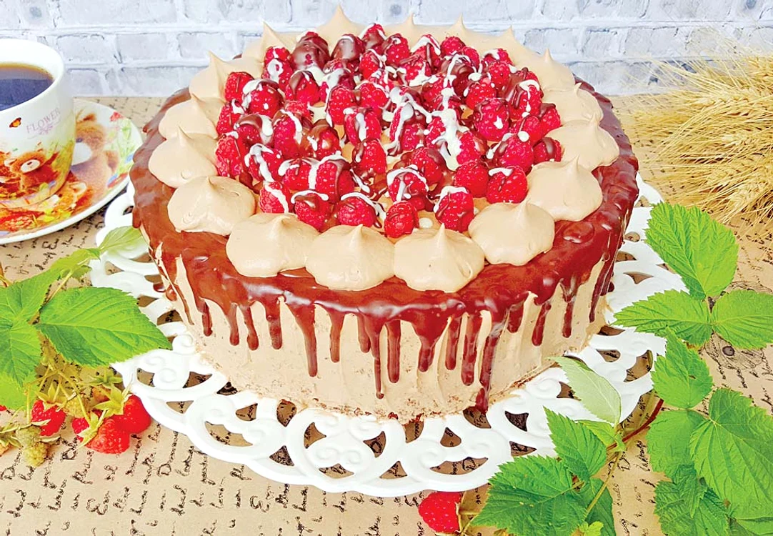 
    tort cu ciocolată și zmeură  