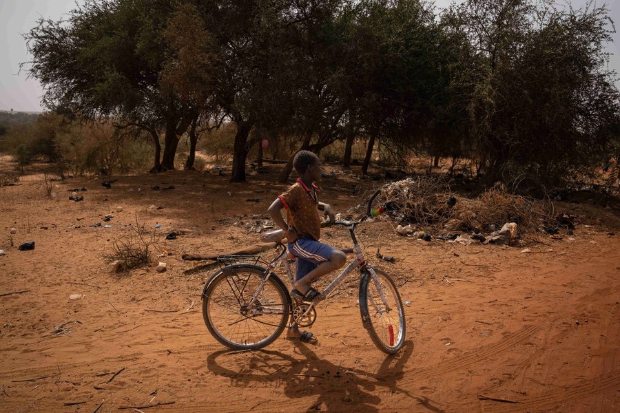 Niger, chintesența paradoxului de dezvoltare din Africa. Cea mai bogată țară în resurse naturale este cea mai săracă din lume