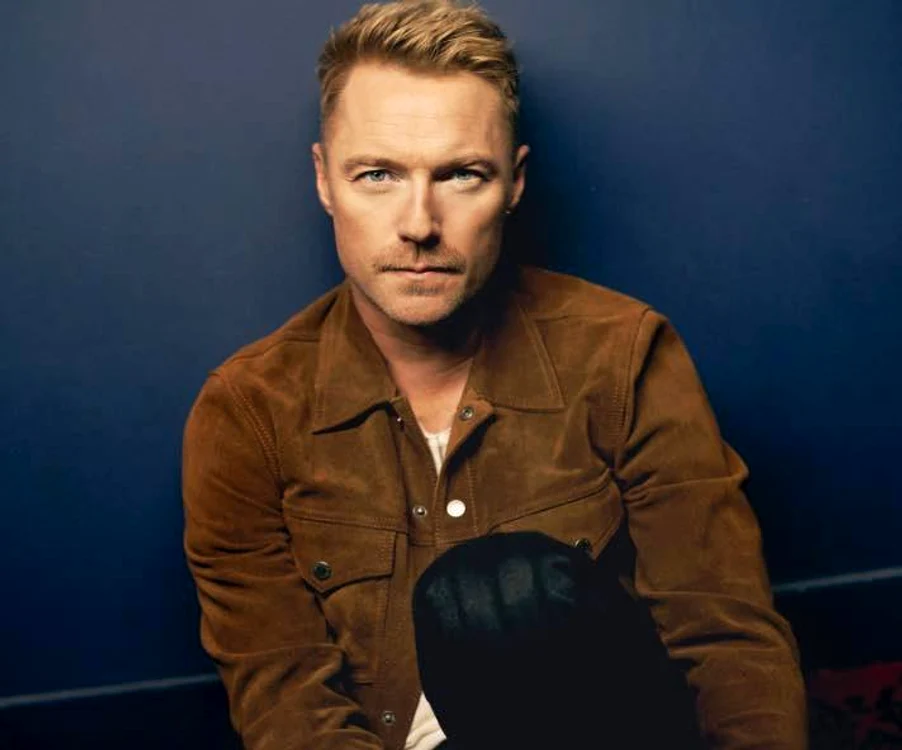 Cunoscutul cântăreț revine în România. Foto: Facebook/Ronan Keating