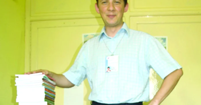 Hunedoara: Portret: Mircea Meseşan, omul care aduce cartea