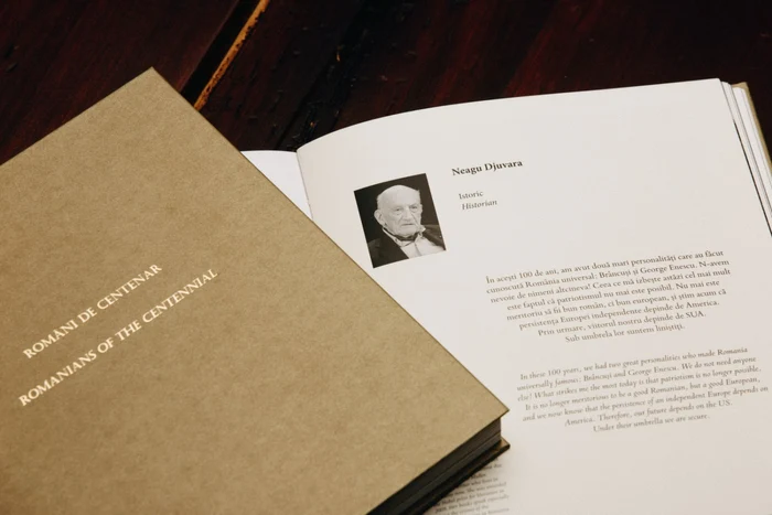 Albumul „Români de Centenar” FOTO: romanidecentenar.ro