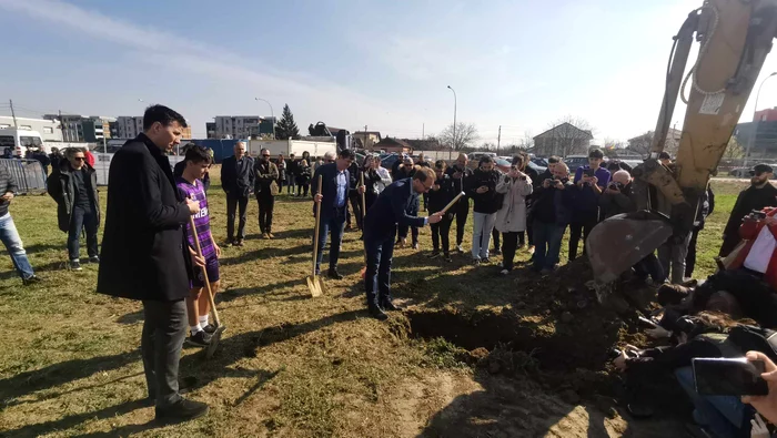 A început construcția stadionului Eroii Timișoarei FOTO Ștefan Both