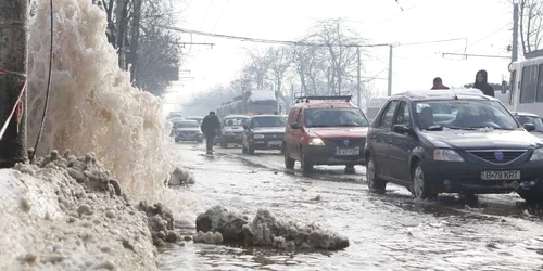 Din cauza gerului, conductele branşamentelor vechi şi neizolate se sparg