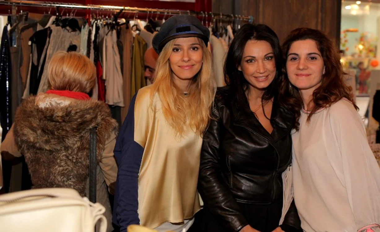 Nicoleta Luciu, Dana Rogoz, targ, haine
