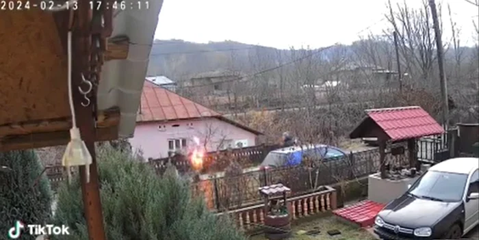 Bărbat din Stoenești Vâlcea incendiat în glumă de mai mulți tineri Sursă TikTok