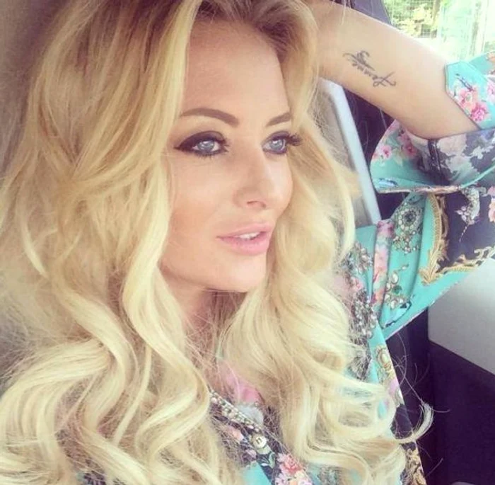 
    Delia profită de fiecare moment liber pentru a se relaxa în afara BucureștiuluiFoto: arhivă personală  