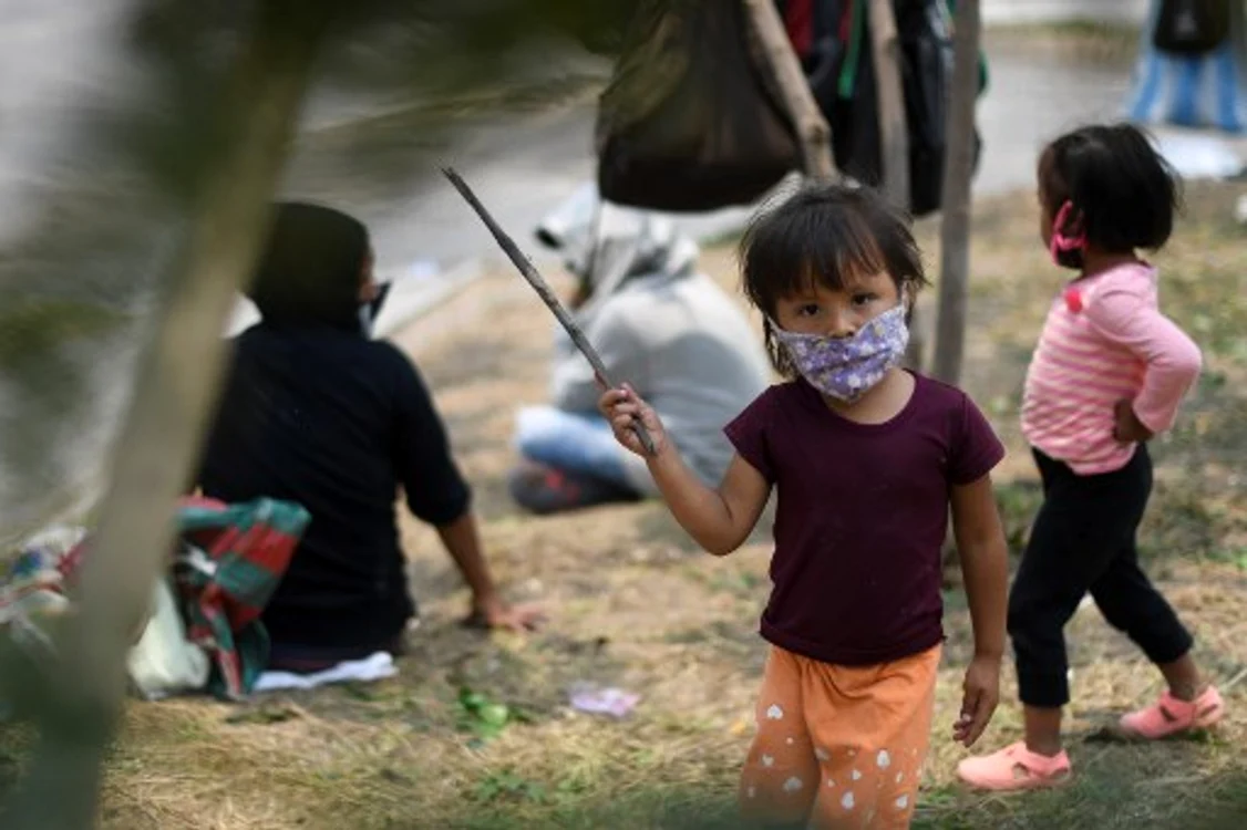 
    La început s-a considerat că acest virus nu îi afectează pe copiiFoto: AFP  