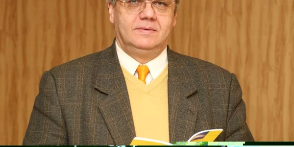 Poetul şi traducătorul gălăţean Constantin Frosin