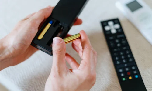 istock baterii telecomanda jpg