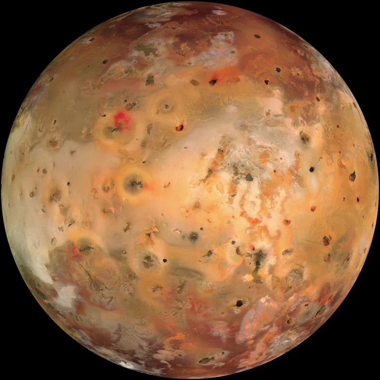 Pe luna Io a lui Jupiter au loc erupții vulcanice continue FOTO SHUTTERSTOCK