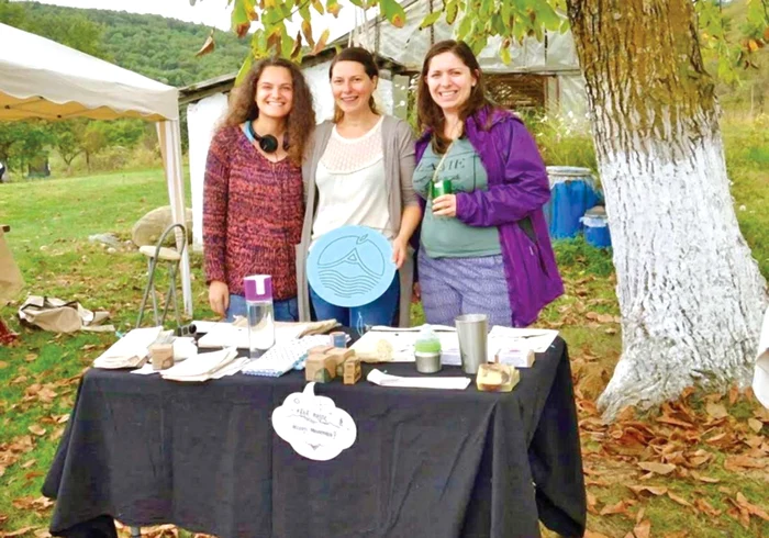 Ioana cumpără doar produse în săculeţi de pânză, borcane de sticlă sau caserole de carton