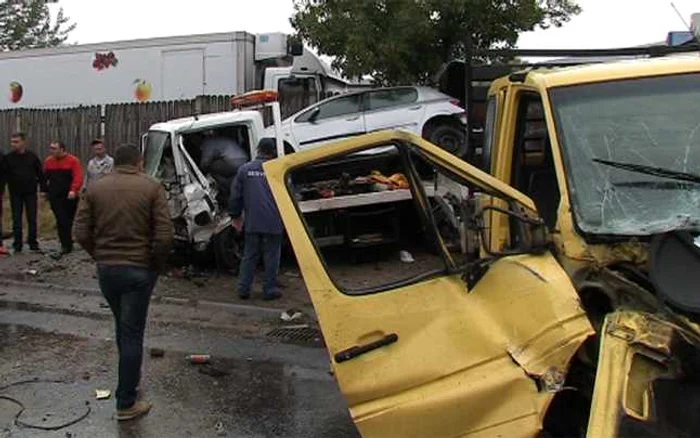 Trei autovehicule au fost avariate