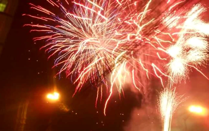 Vor fi spectacole de artificii în toate oraşele din judeţ FOTO Arhivă