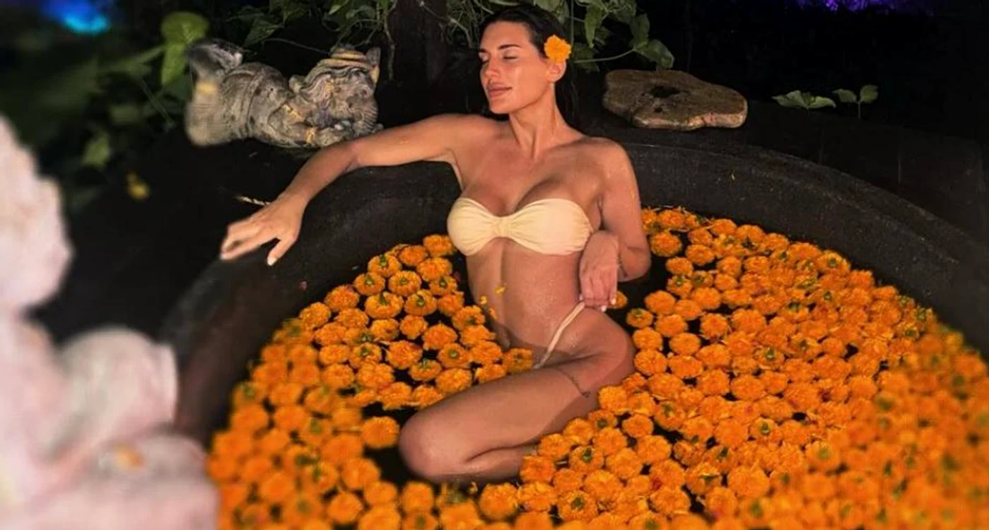 Va participa la reality show-ul „Burlacii: Foc în Paradis”