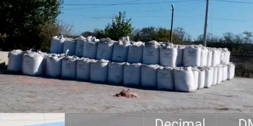 Ingrasaminte chimice depozitate ilegal in Portul Medgidia foto Garda de Mediu Constanţa