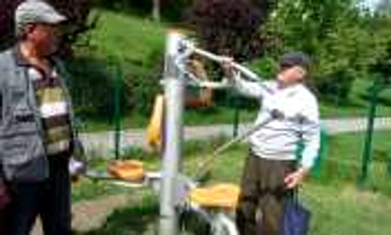 Anghel Bărbulescu, un bătrânel de 79 de ani, împătimit al fitnessului în aer liber