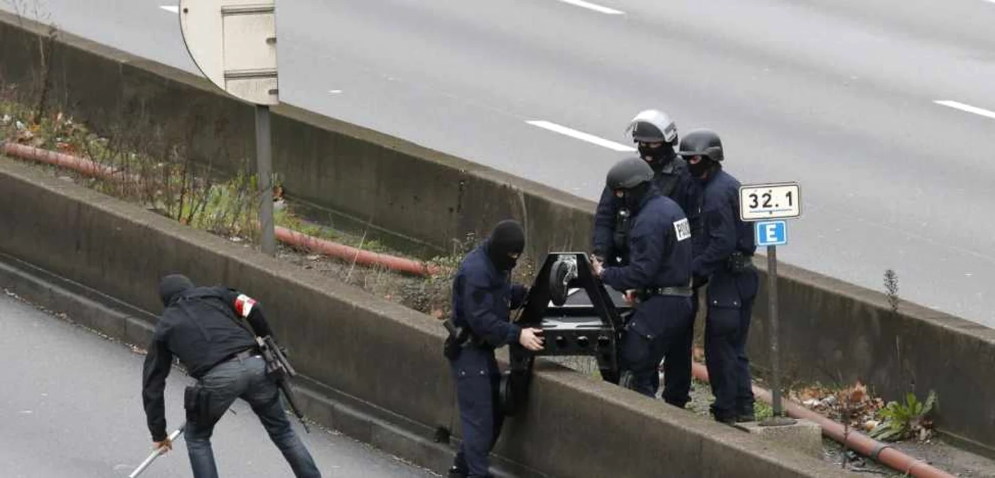 Atentat terorist în Franţa. Operatiunea poliţiei contra teroriştilor din Paris FOTO AP
