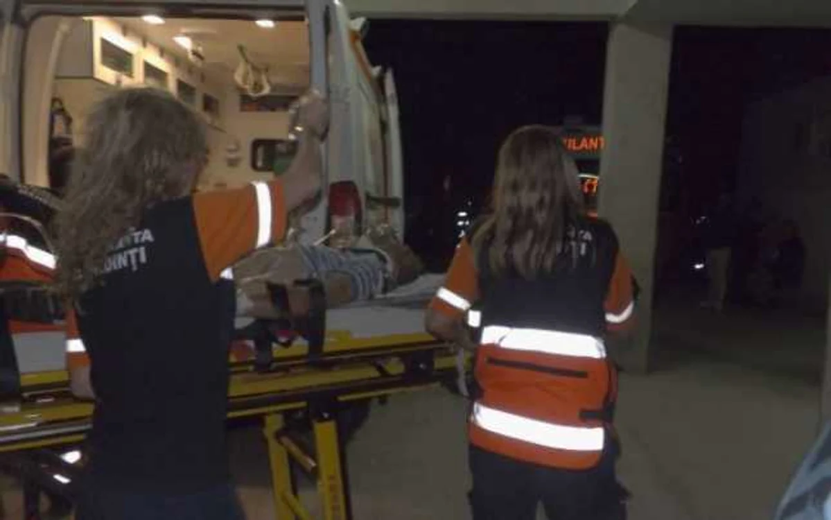 Bărbatul din Piatra Albă a fost adus la spital FOTO Corina Macavei