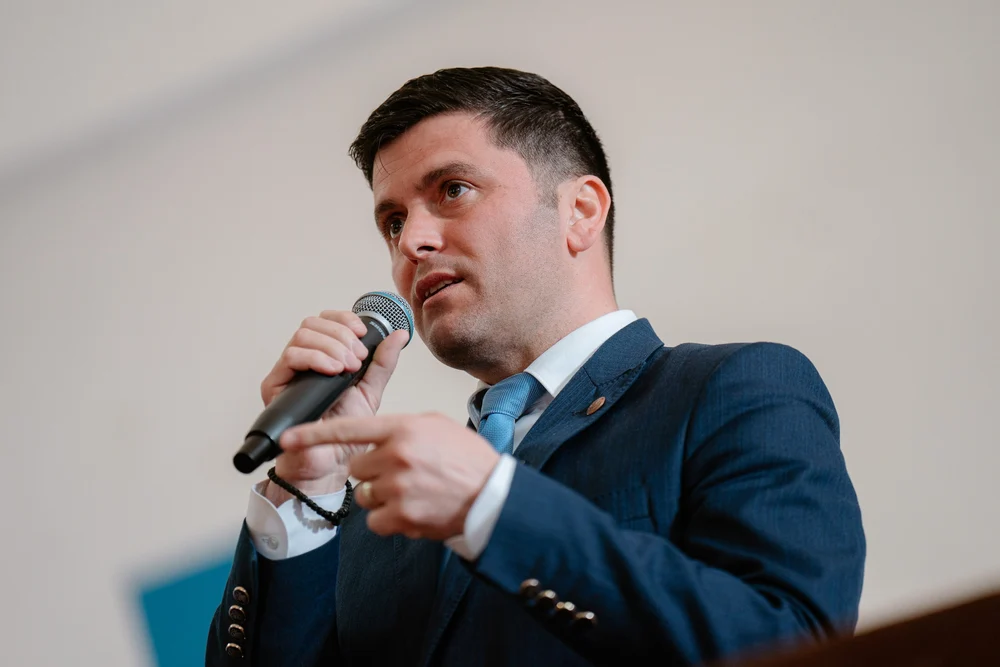 „Nu putem avea două Românii”. Vicepreședintele Camerei Deputaților insistă ca Legea Bugetului să fie adoptată rapid