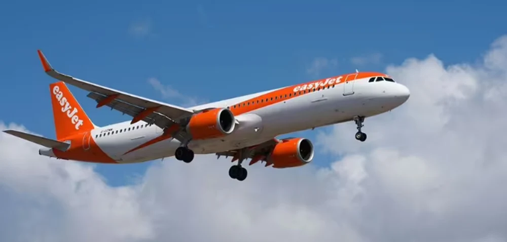 Un avion cu 180 de oameni la bord a aterizat de urgență la Roma după descoperirea unui obiect periculos în bagaje. Pasagerii, evacuați și cazați în hoteluri
