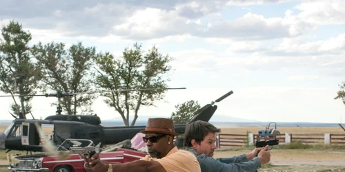 2 guns poster