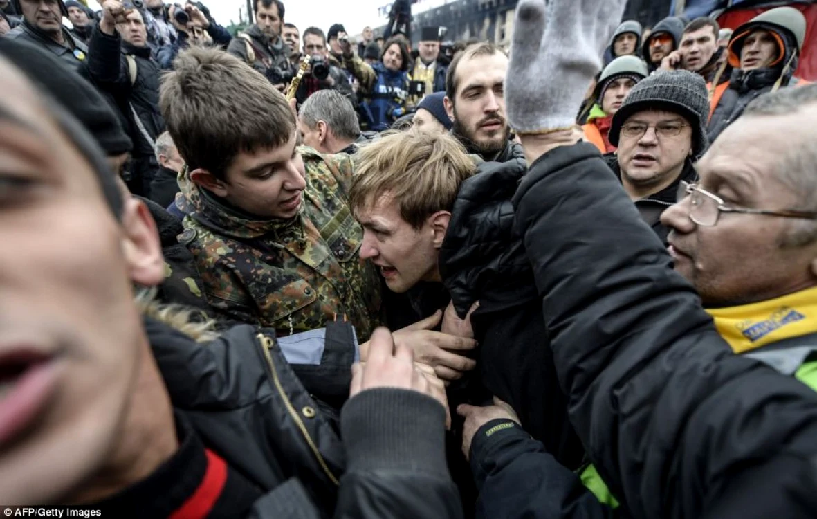 euromaidan afp/getty images via dailymail.co.uk