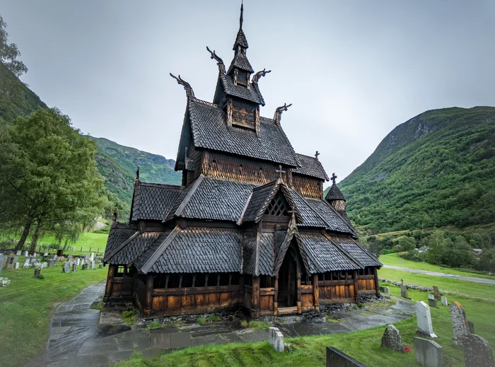 Biserica de lemn din Borgund FOTO Shutterstock