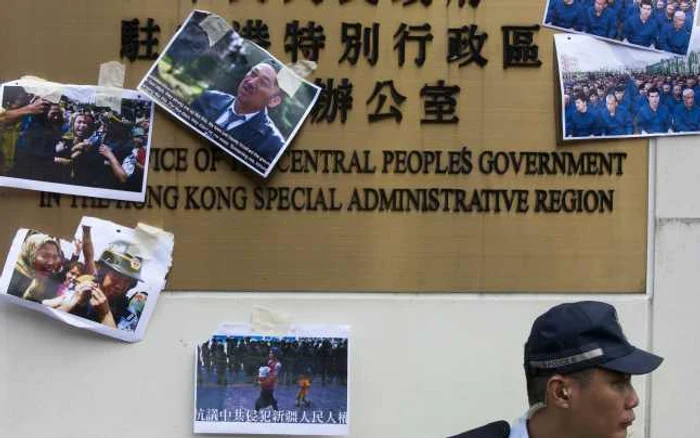 Protest în Hong Kong faţă de măsurile de „reeducare“ implementate de puterea de la Beijing în Xinjiang FOTO EPA-EFE