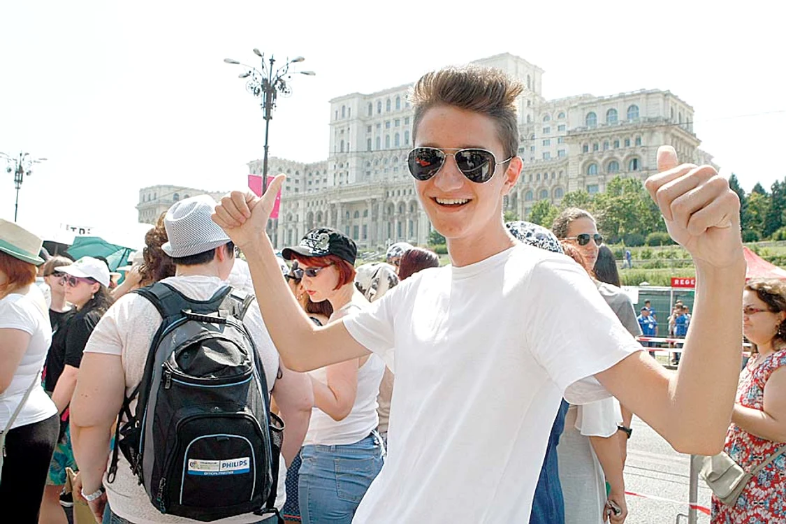 Raul (15 ani), din Târgu-Jiu, a venit la concert împreună cu mama lui