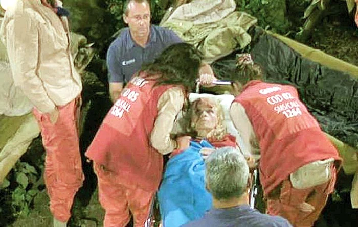 A fost luată din junglă cu targa, deşi, spune ea, nu era nevoie