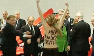 Putin era pregătit să apuce sânii fetei  N a reuşit  Un an mai târziu, în 2014, s a consolat cu Crimeea jpeg