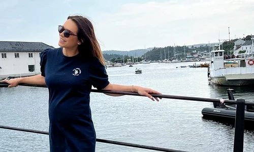 Magda Palimariu cu burtica de gravida la vedere (4) jpg